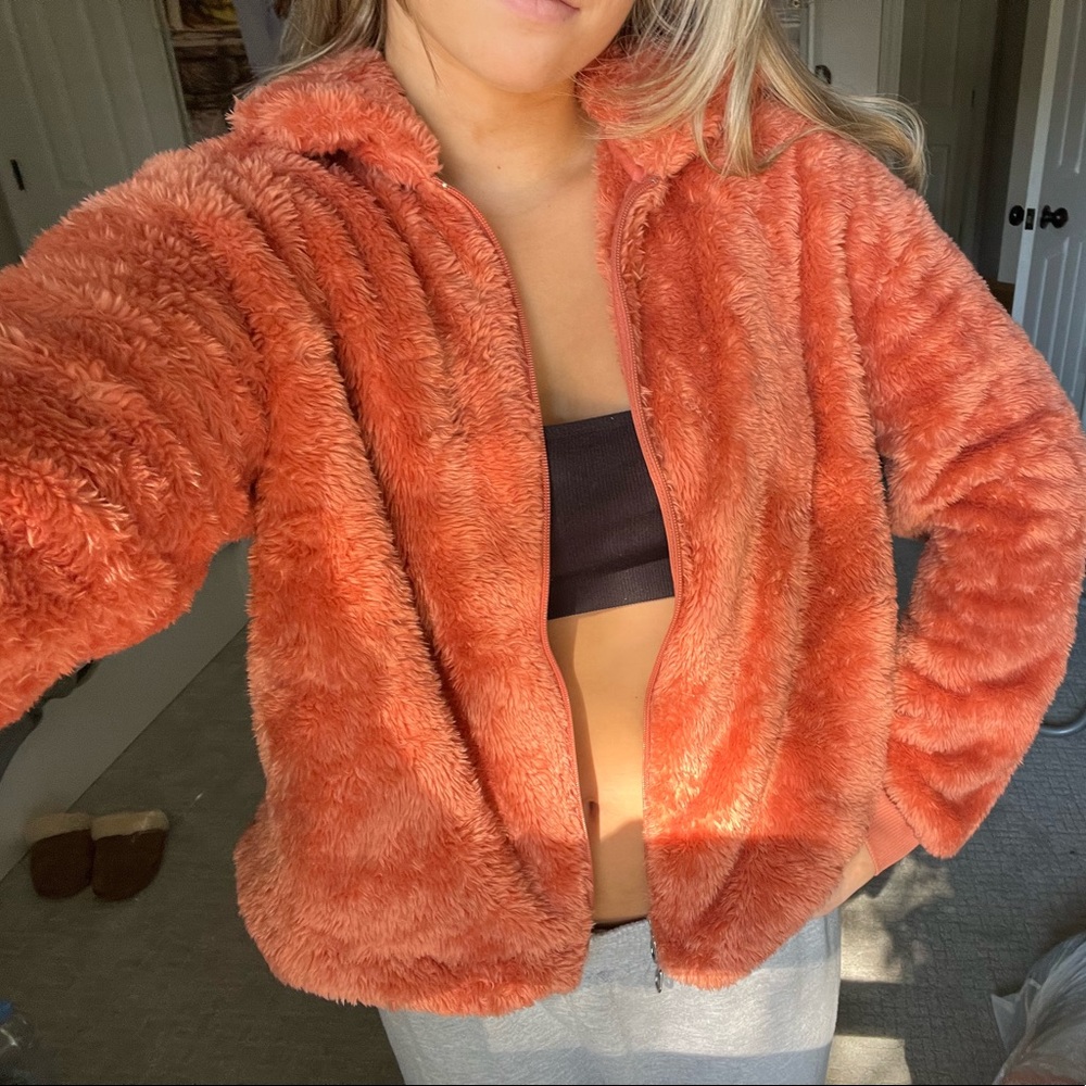 Joy lab fluffy coral zip up jacket size medium (tags still on)